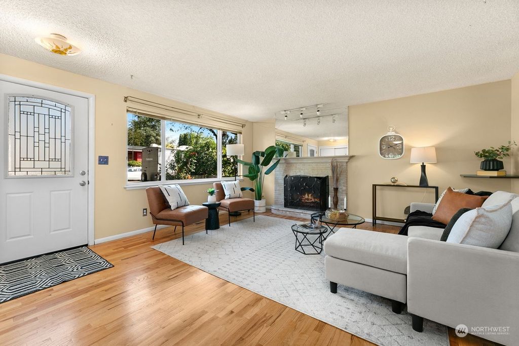 Photo of 2133 N 158th Street, Shoreline, WA 98133 (MLS # 2275310)