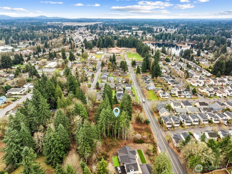 7 7th Avenue SW
