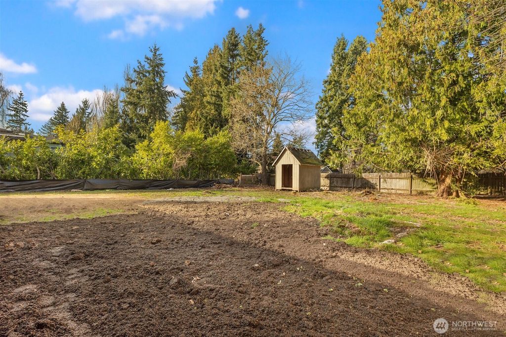 Photo of 8708 NE 140th Street #B, Kirkland, WA 98034 (MLS # 2503964)