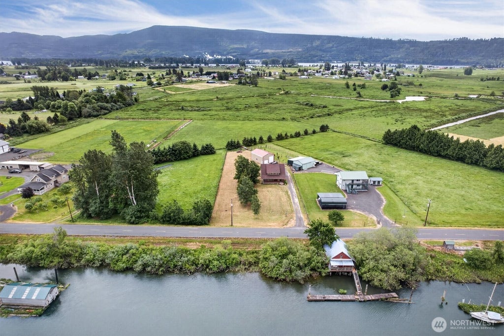 Photo of 95 W Birnie Slough Road, Cathlamet, WA 98612 (MLS # 2533235)