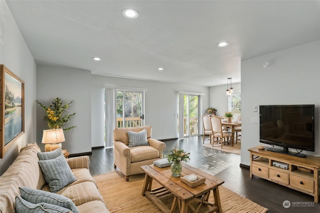 Photo of 16820 6th Avenue W #A3, Lynnwood, WA 98037 (MLS # 2308468)