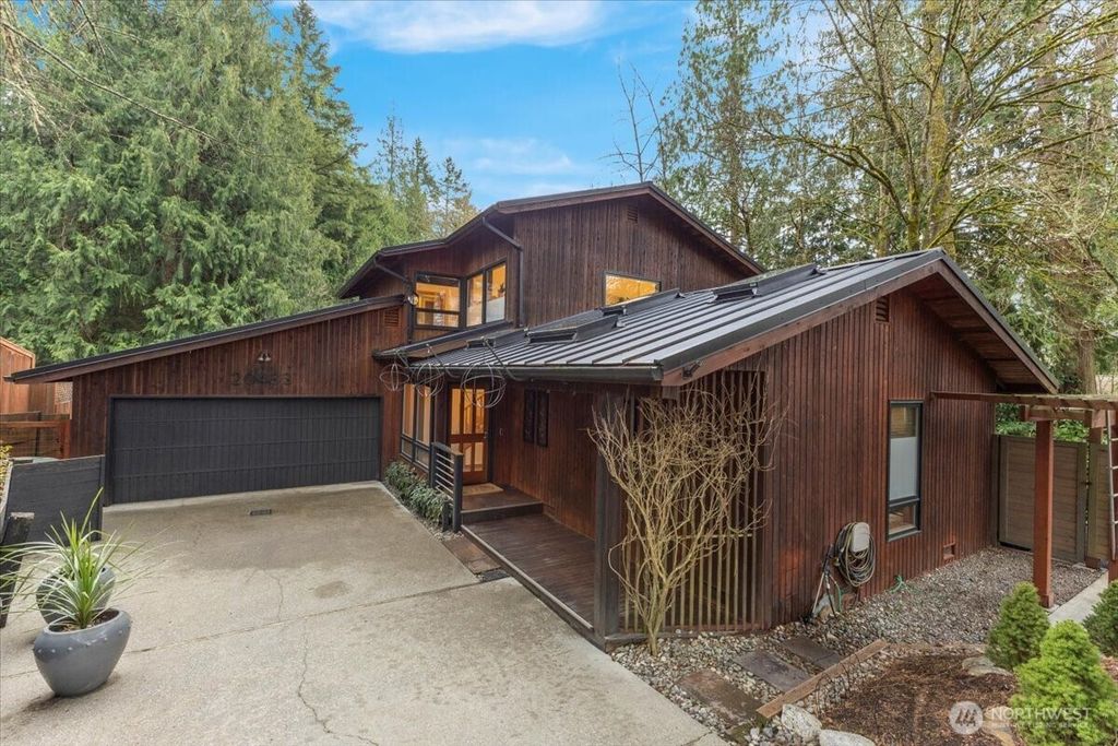 Photo of 20433 NE 3rd Street, Sammamish, WA 98074 (MLS # 2345683)