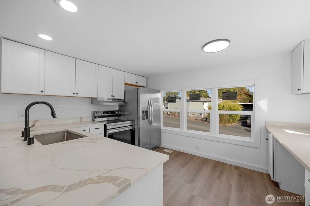 Photo of 14322 Admiralty Way #91, Lynnwood, WA 98087 (MLS # 2434992)