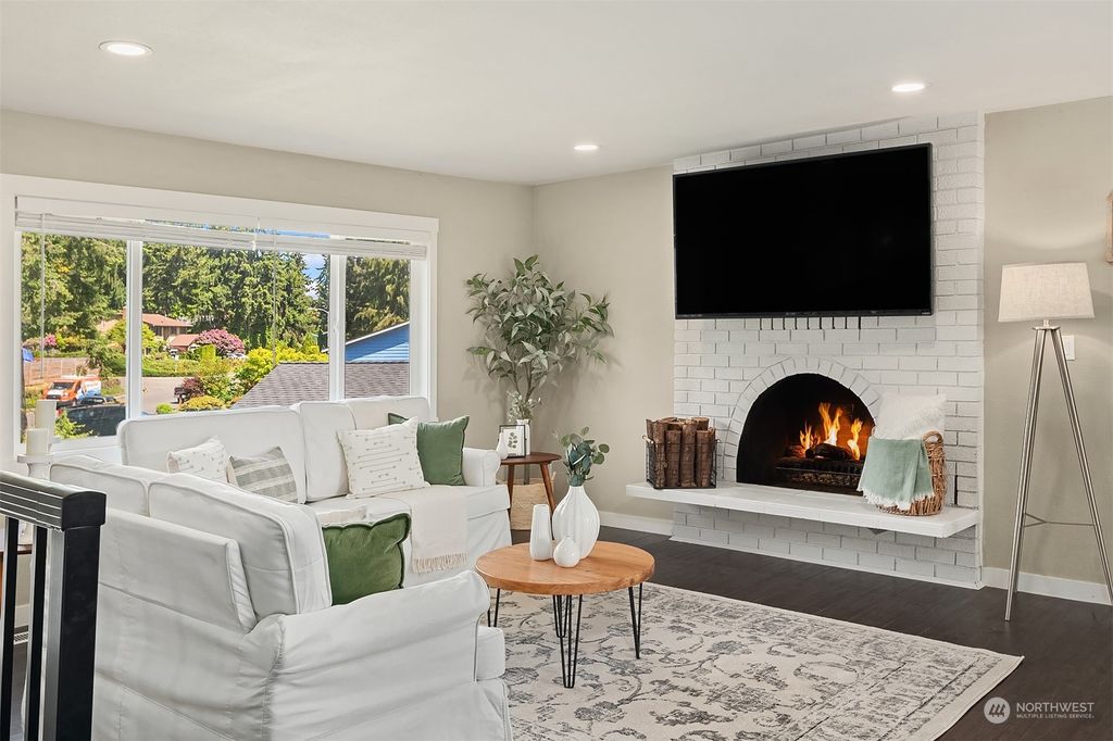 Photo of 3204 153rd Street SW, Lynnwood, WA 98087 (MLS # 2244263)