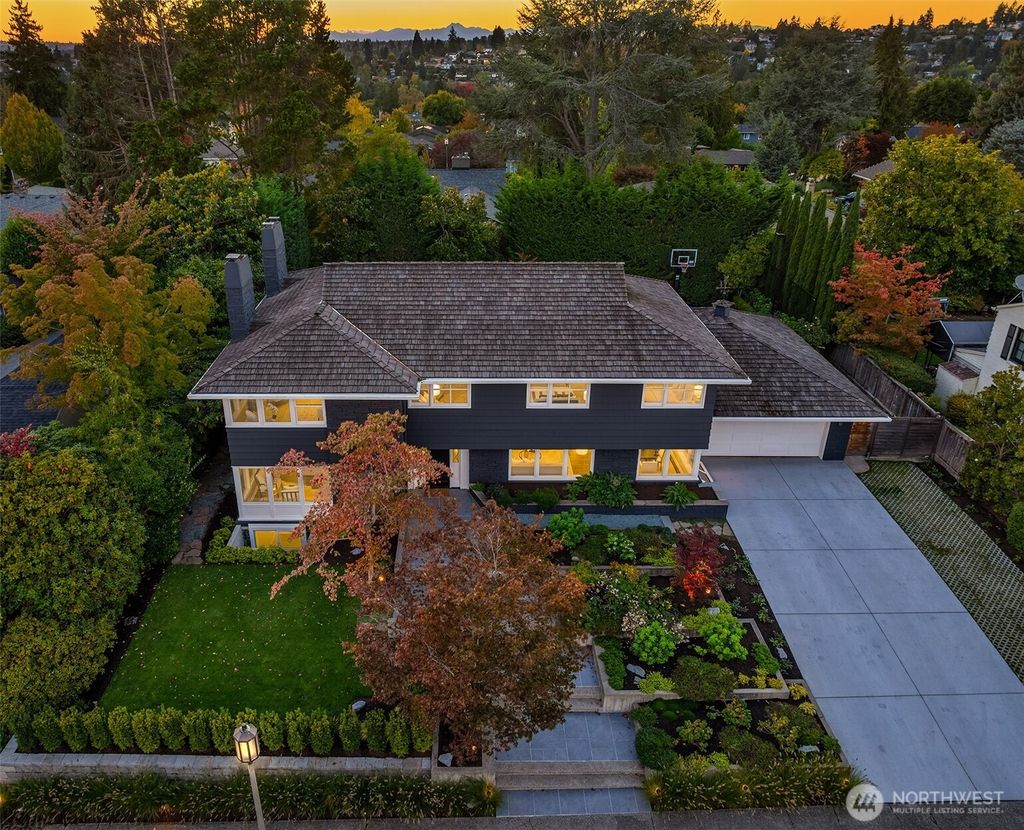 Photo of 5727 63rd Avenue NE, Seattle, WA 98105 (MLS # 2444657)