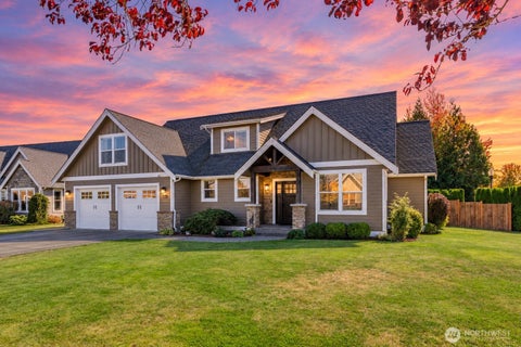 Photo of 733 W Park Drive, Lynden, WA 98264 (MLS # 2585478)