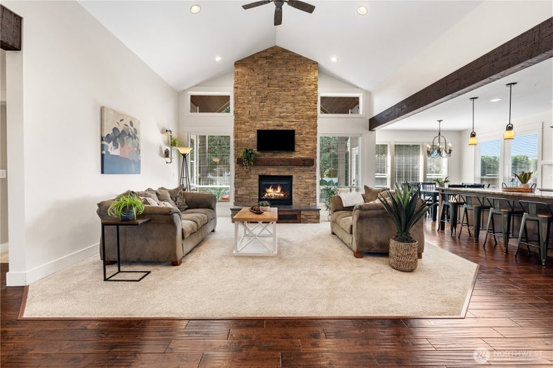 733 W Park Drive