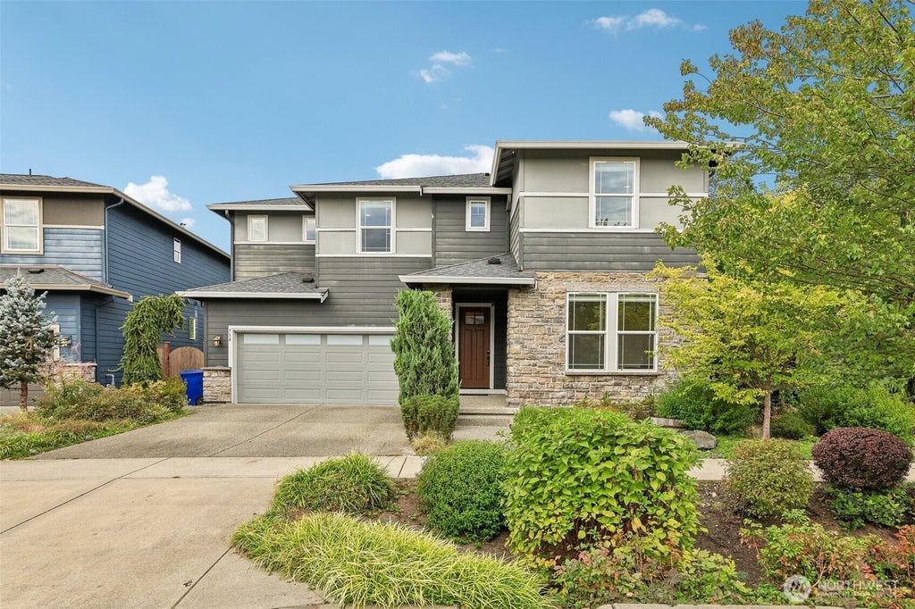 Photo of 734 NE 4th Street, North Bend, WA 98045 (MLS # 2583151)