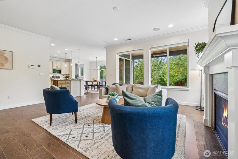 734 NE 4th Street