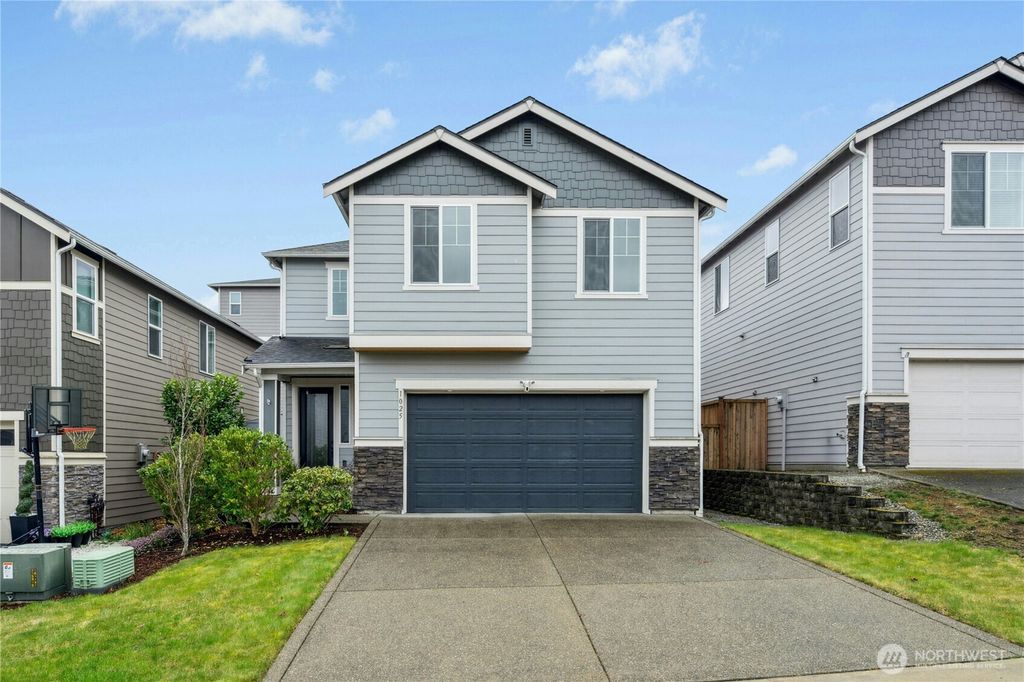 Photo of 1025 S 196th Street, Des Moines, WA 98148 (MLS # 2347291)