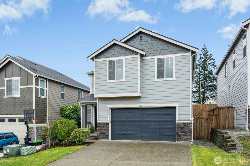Photo of 1025 S 196th Street, Des Moines, WA 98148 (MLS # 2347291)
