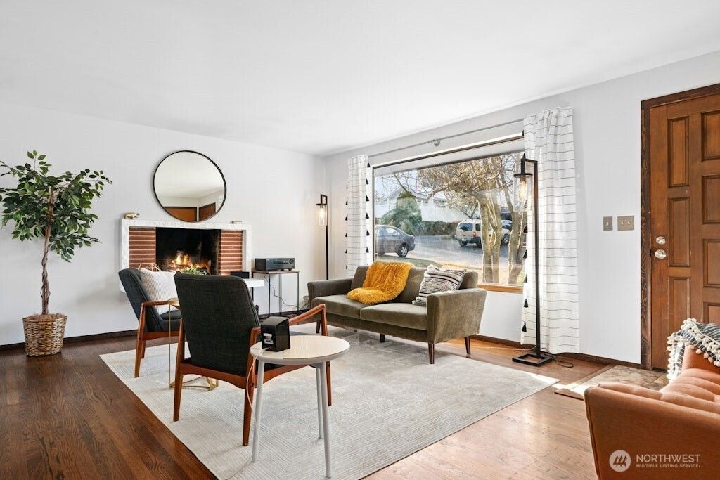 Photo of 10034 3rd Avenue SW, Seattle, WA 98146 (MLS # 2472988)