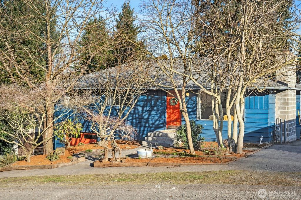 Photo of 10034 3rd Avenue SW, Seattle, WA 98146 (MLS # 2472988)