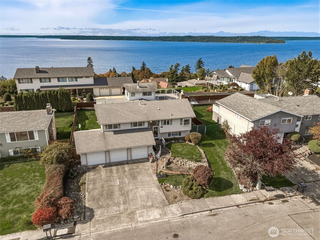 Photo of 27525 12th Place S, Des Moines, WA 98198 (MLS # 2591645)