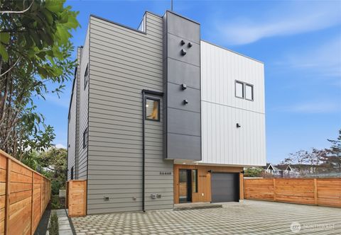 3646 Greenwood Avenue N B Seattle WA 98103