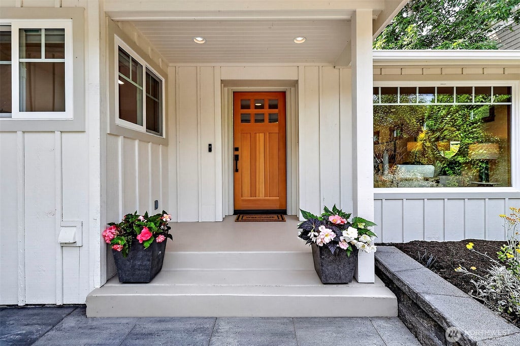 Photo of 7247 SE 29th Street, Mercer Island, WA 98040 (MLS # 2565883)