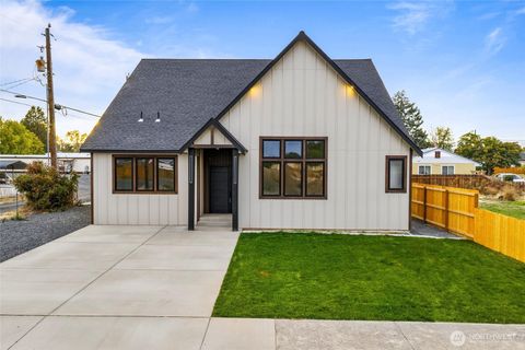 Photo of 315 Buttercup Street, Soap Lake, WA 98851 (MLS # 2507999)