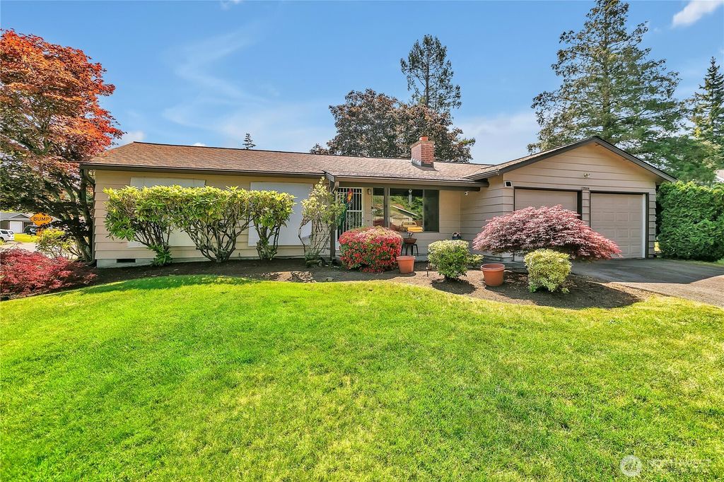 Photo of 17004 137th Place SE, Renton, WA 98058 (MLS # 2407313)