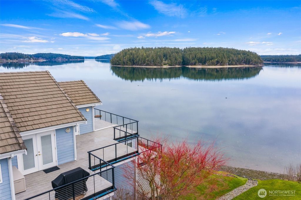 Photo of 2406 Island Drive NW, Olympia, WA 98502 (MLS # 2478445)