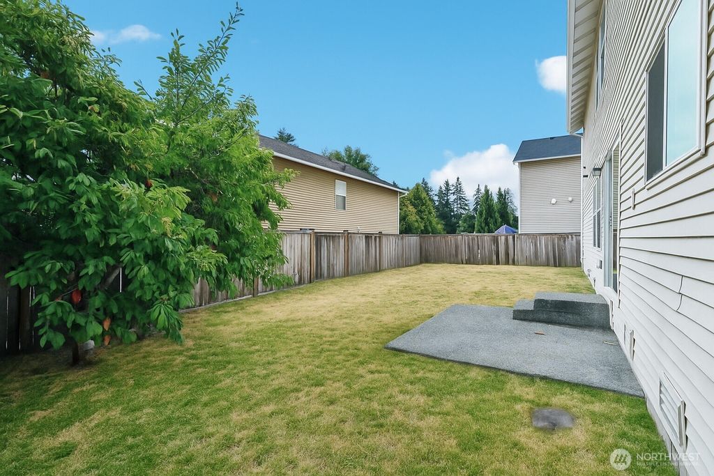 Photo of 33214 44th Avenue S, Federal Way, WA 98001 (MLS # 2416261)