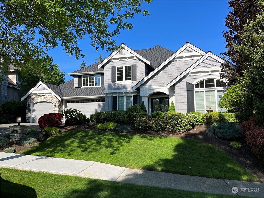 Photo of 6541 Cascade Avenue SE, Snoqualmie, WA 98065 (MLS # 2071584)