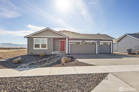 Photo of 1204 E Eider Lane #64, Ellensburg, WA 98926 (MLS # 2462875)