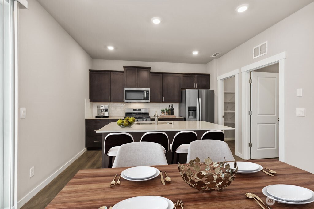 1204 E Eider Lane 64