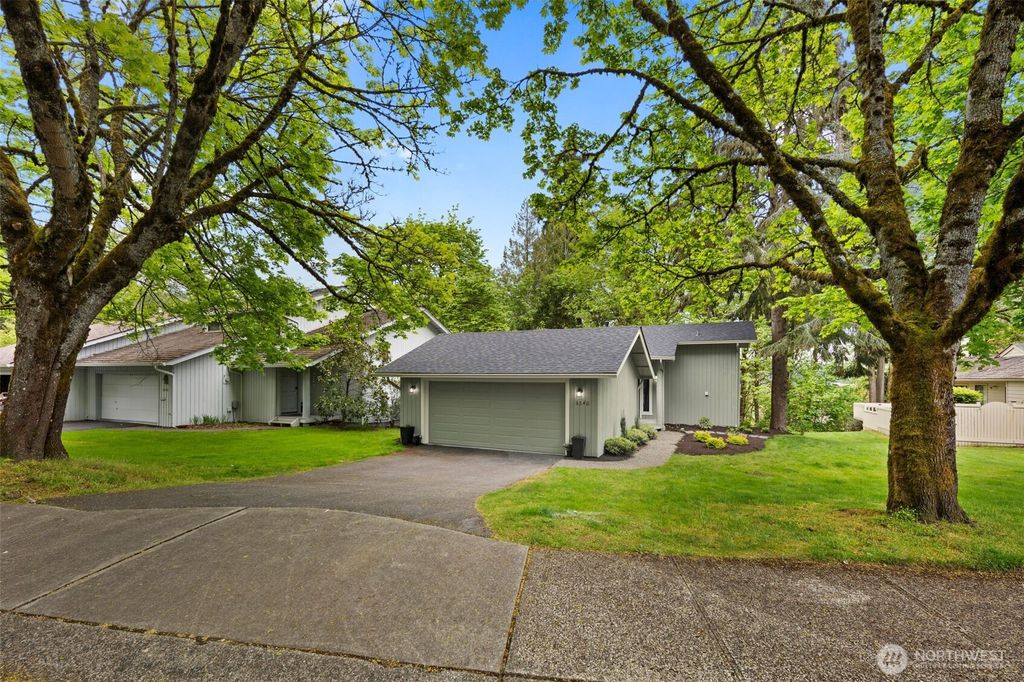 Photo of 6540 159th Avenue NE, Redmond, WA 98052 (MLS # 2439894)