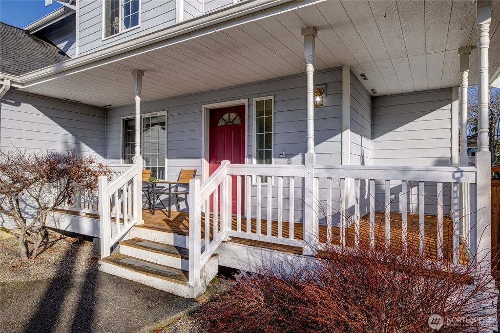 Photo of 11810 SE 218th Place, Kent, WA 98031 (MLS # 2336817)