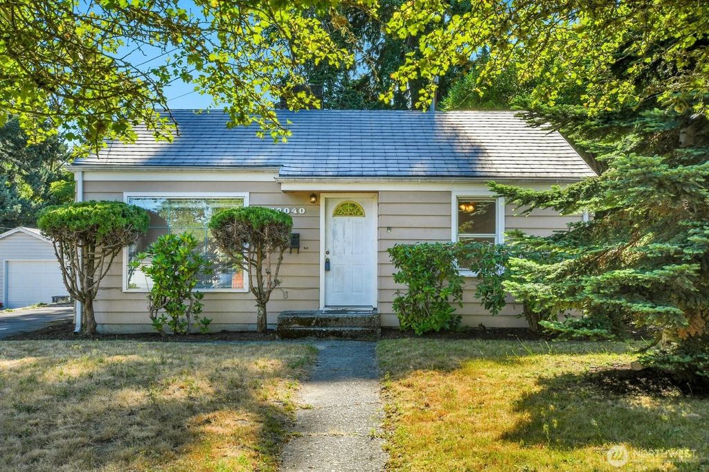 Photo of 13040 7th Avenue S, Burien, WA 98168 (MLS # 2402492)