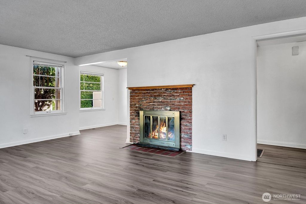 Photo of 13040 7th Avenue S, Burien, WA 98168 (MLS # 2402492)