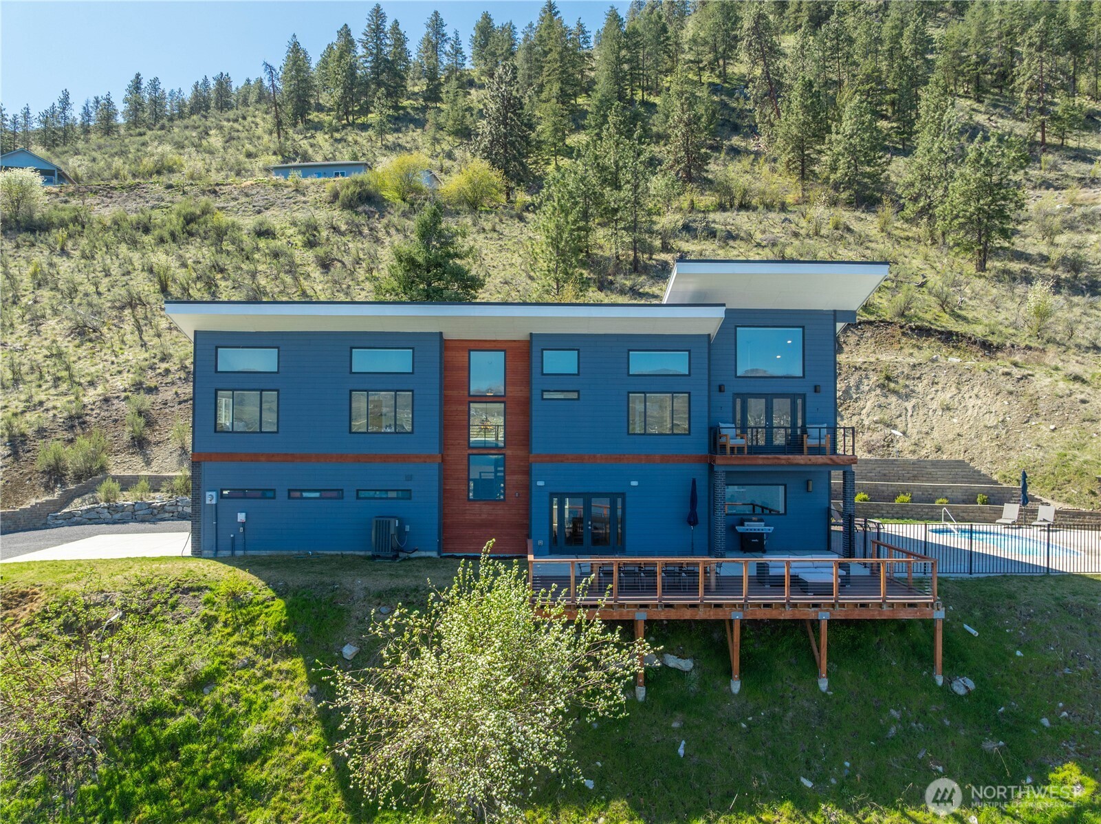 Chelan, Washington, 98816, United States, 3 Bedrooms Bedrooms, ,3 BathroomsBathrooms,Residential,Active,2034676