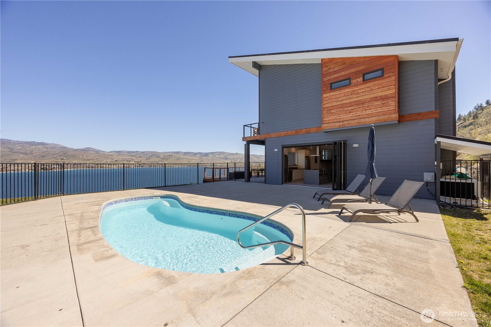 Chelan, Washington, 98816, United States, 3 Bedrooms Bedrooms, ,3 BathroomsBathrooms,Residential,Active,2034676