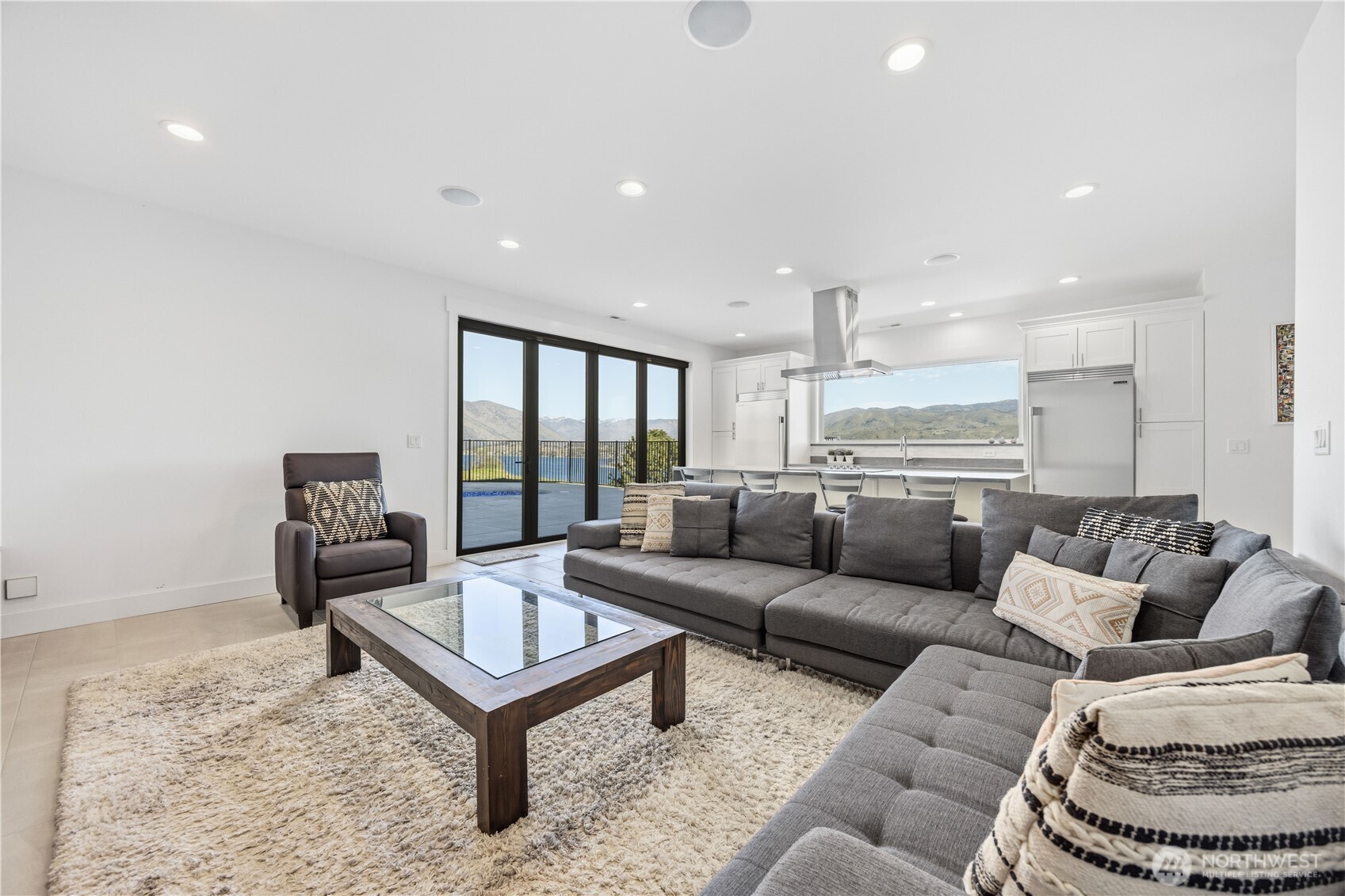 Chelan, Washington, 98816, United States, 3 Bedrooms Bedrooms, ,3 BathroomsBathrooms,Residential,Active,2034676