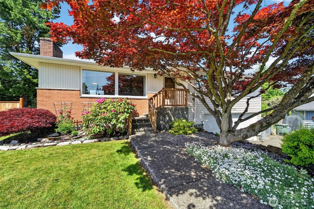Photo of 18904 66th Place W, Lynnwood, WA 98036 (MLS # 2526388)