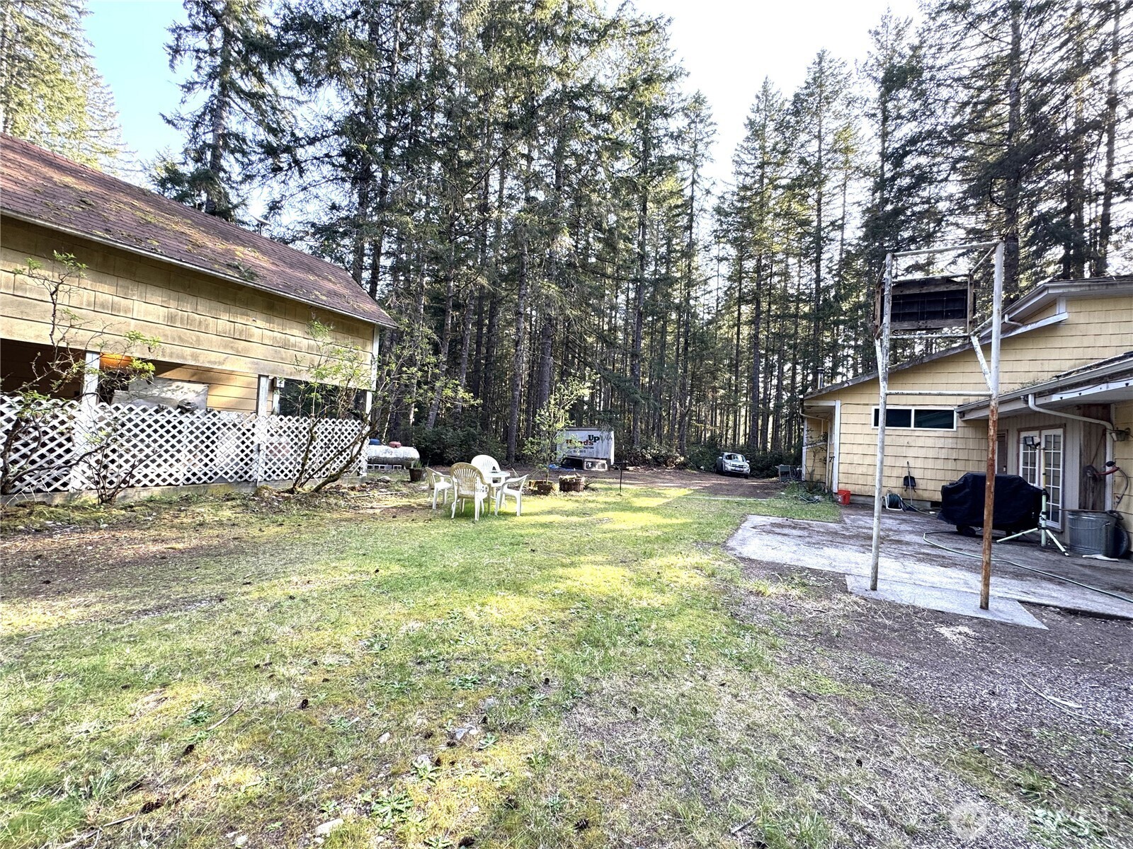 420 Lewis Road W