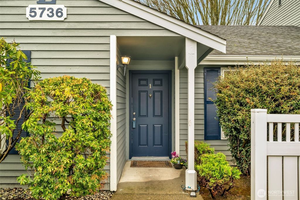 Photo of 5736 S 238th Court #E1, Kent, WA 98032 (MLS # 2495350)