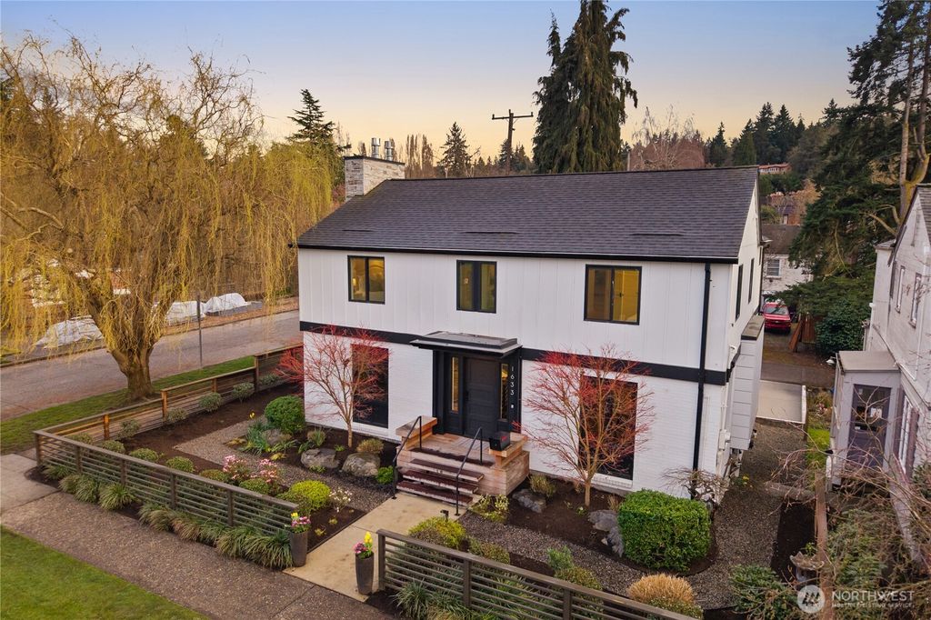 Photo of 1633 E Calhoun Street, Seattle, WA 98112 (MLS # 2483730)