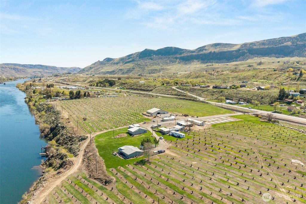 Photo of 2988 Malaga Alcoa Highway Hwy, Malaga, WA 98828 (MLS # 2504772)