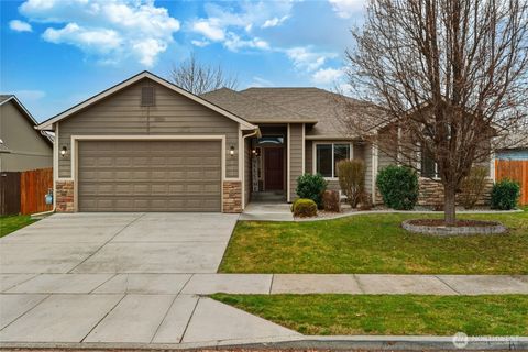 Photo of 221 Chapelwood Avenue, Walla Walla, WA 99362 (MLS # 2476634)