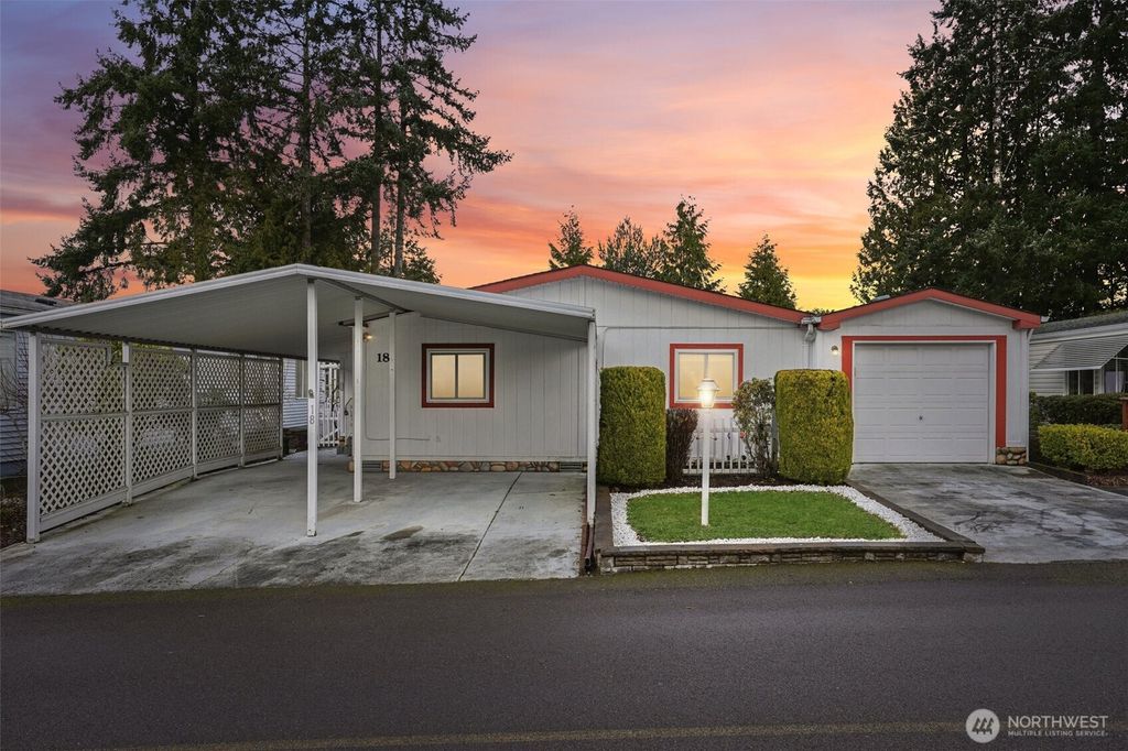 Photo of 32820 20th Ave S Ave #18, Federal Way, WA 98003 (MLS # 2475934)