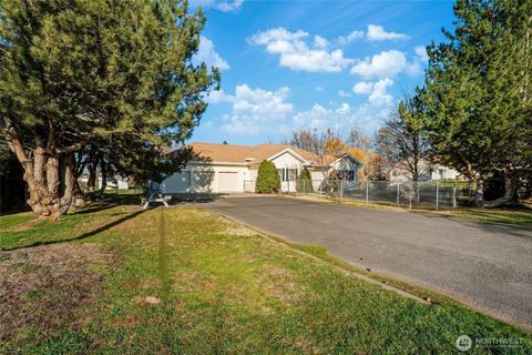 Photo of 1810 Highland Road, Walla Walla, WA 99362 (MLS # 2471112)