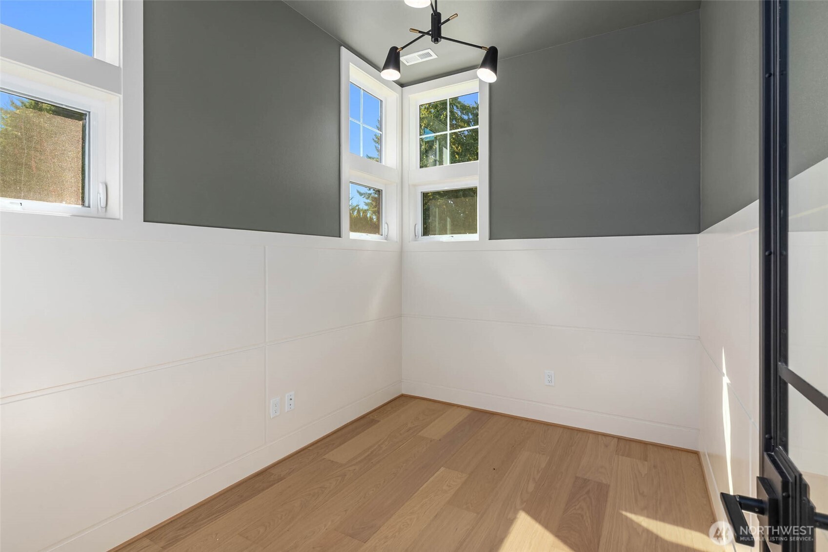 13104 NE 103RD Place