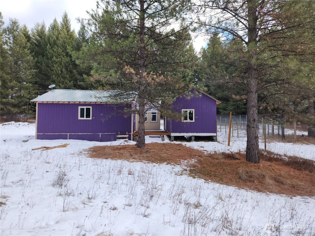 Photo of 10 Mountain View Road, Republic, WA 99166 (MLS # 2475117)