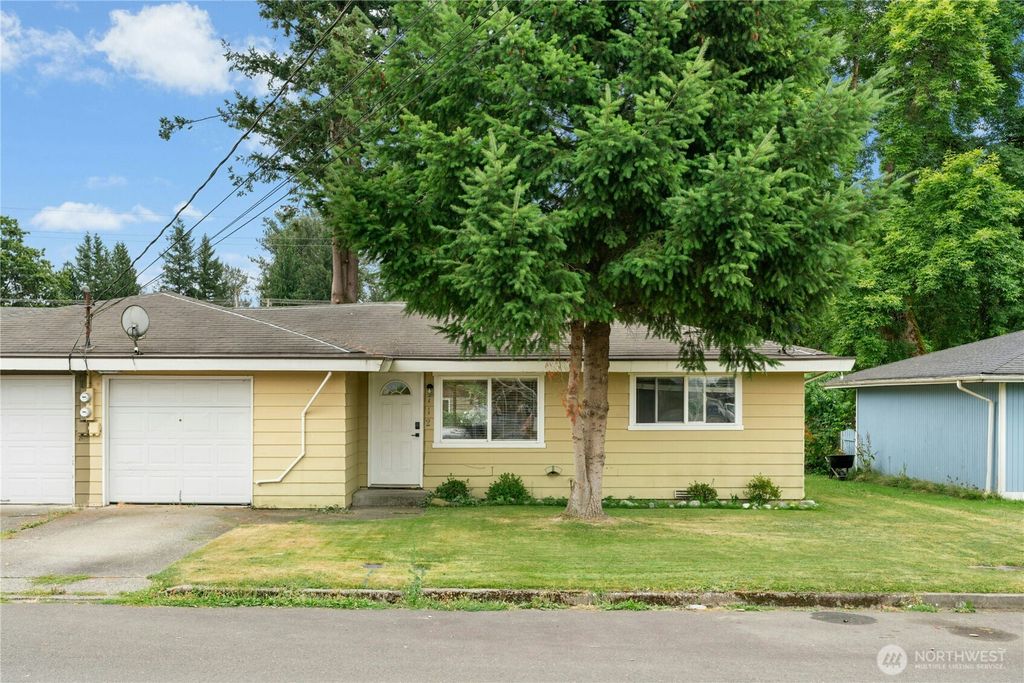 Photo of 712 Alder Street, Sultan, WA 98294 (MLS # 2415960)