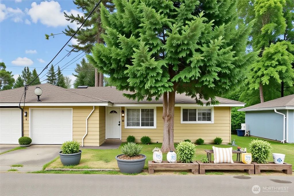 Photo of 712 Alder Street, Sultan, WA 98294 (MLS # 2415960)