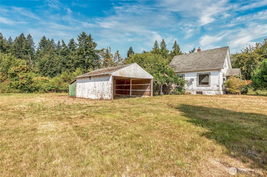Photo of 15215 91st Avenue SW, Vashon, WA 98070 (MLS # 2566567)