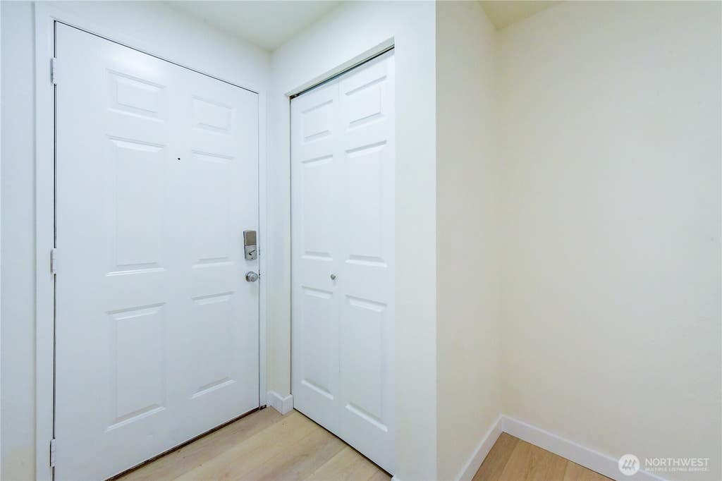 Photo of 1601 Maple Lane #B5, Kent, WA 98030 (MLS # 2547218)