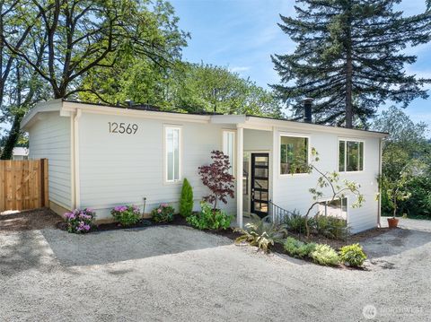 Photo of 12569 37th Avenue NE, Seattle, WA 98125 (MLS # 2530499)