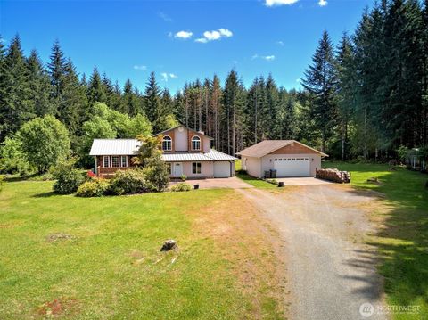 Photo of 21 SE Majestic View Drive, Shelton, WA 98584 (MLS # 2528824)
